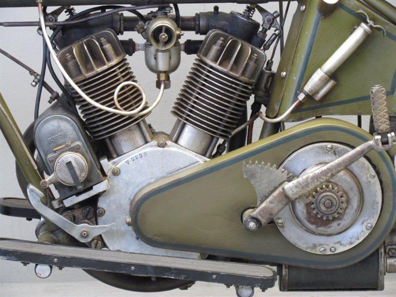 Старинный мотоцикл Thor Model U 1916