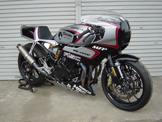 Тюнинг мотоцикла Honda CBX400F от 09RACING