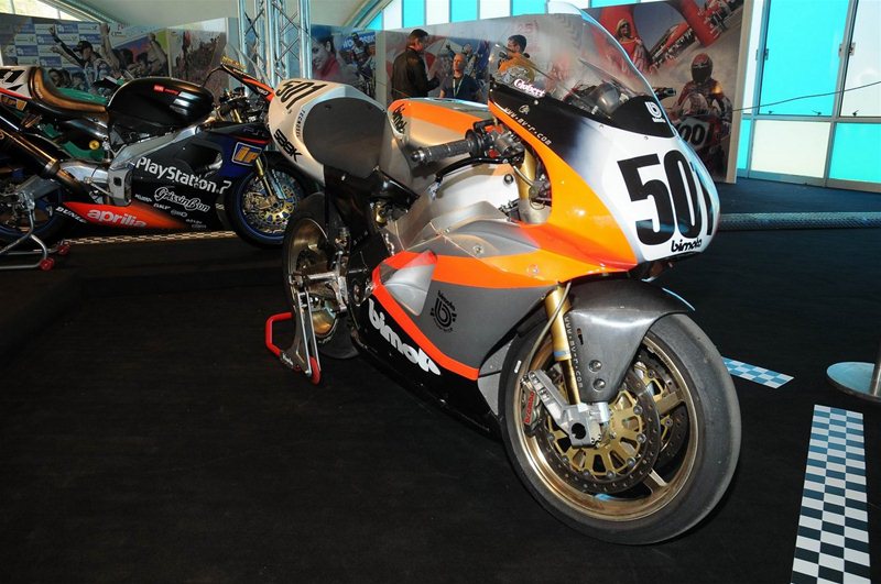 Исторические мотоциклы WSBK представили в Монце